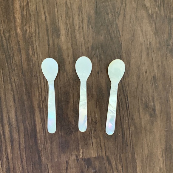 Sur la table Shell spoons set